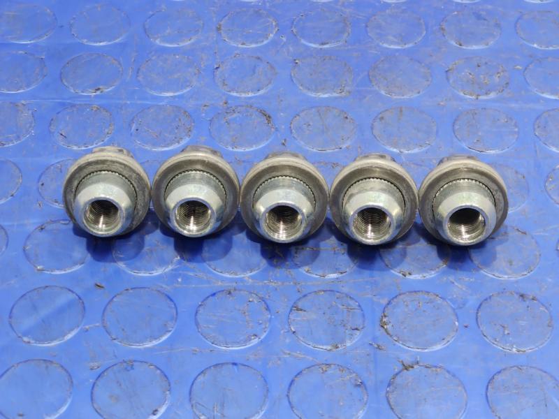 2014 Nissan Maxima Lug Nuts