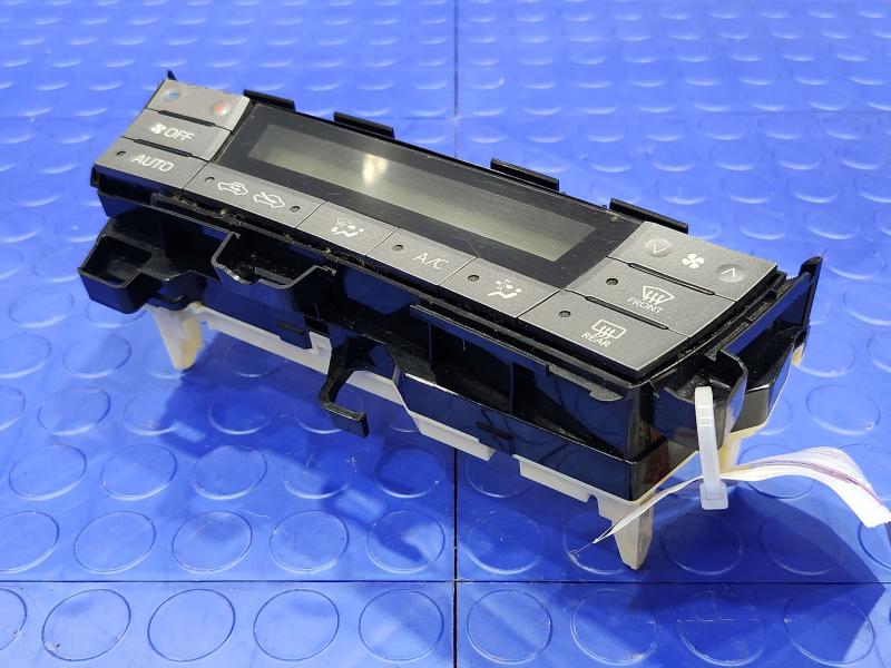 2013 Toyota Prius Heater A/C Control