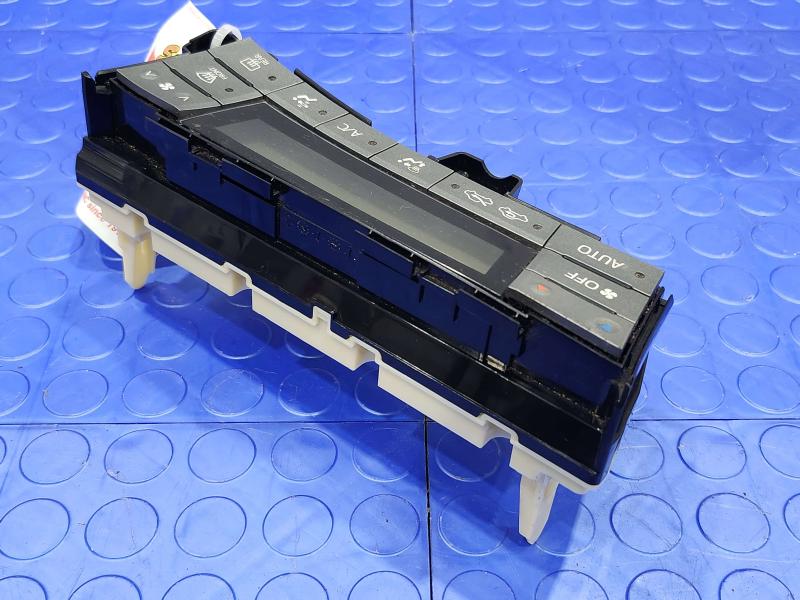 2013 Toyota Prius Heater A/C Control