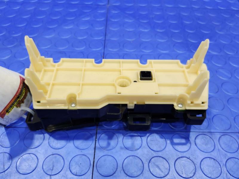 2013 Toyota Prius Heater A/C Control