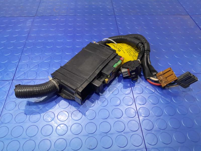 2011-2017 Nissan Juke Engine Fusebox Relay Box Assembly Genuine OEM 2438351E00