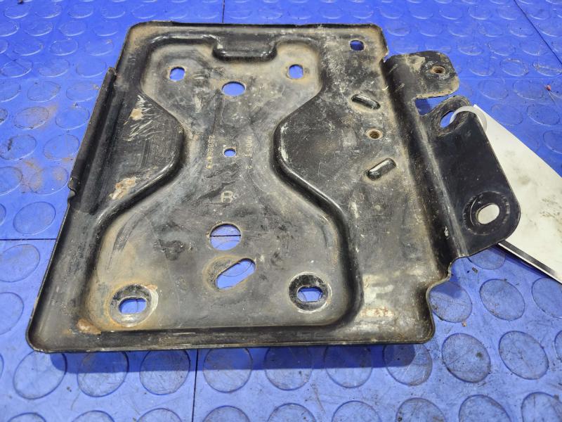 2010 Chevrolet Tahoe Battery Tray