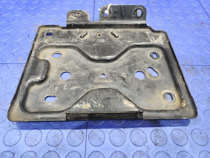 2010 Chevrolet Tahoe Battery Tray