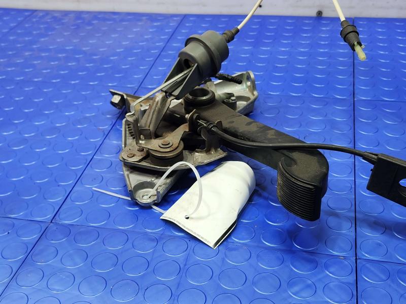 2003-2004 Lincoln Towncar Parking Brake Control Lever Pedal Assembly OEM 3W1Z-2780-AA