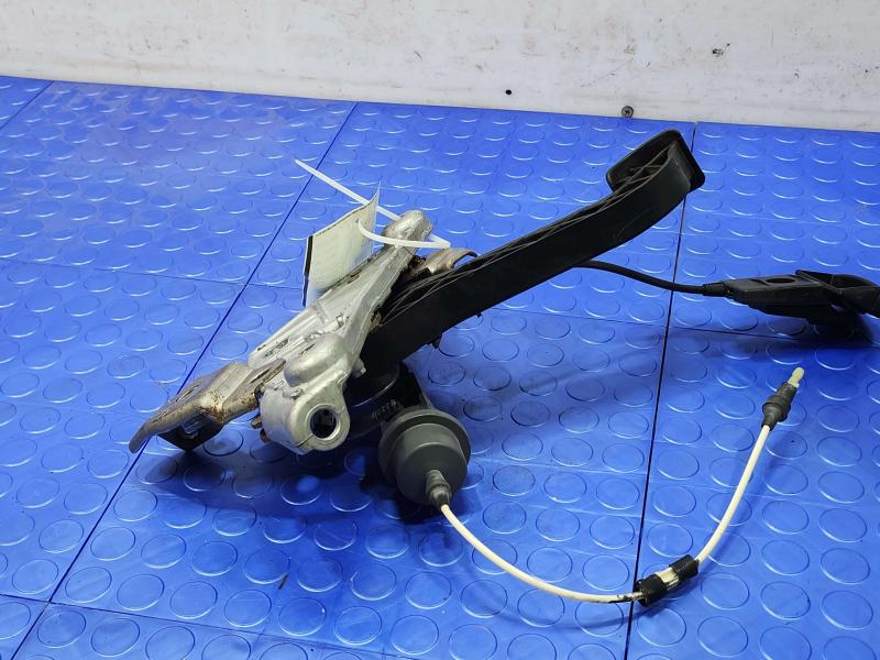 2003-2004 Lincoln Towncar Parking Brake Control Lever Pedal Assembly OEM 3W1Z-2780-AA