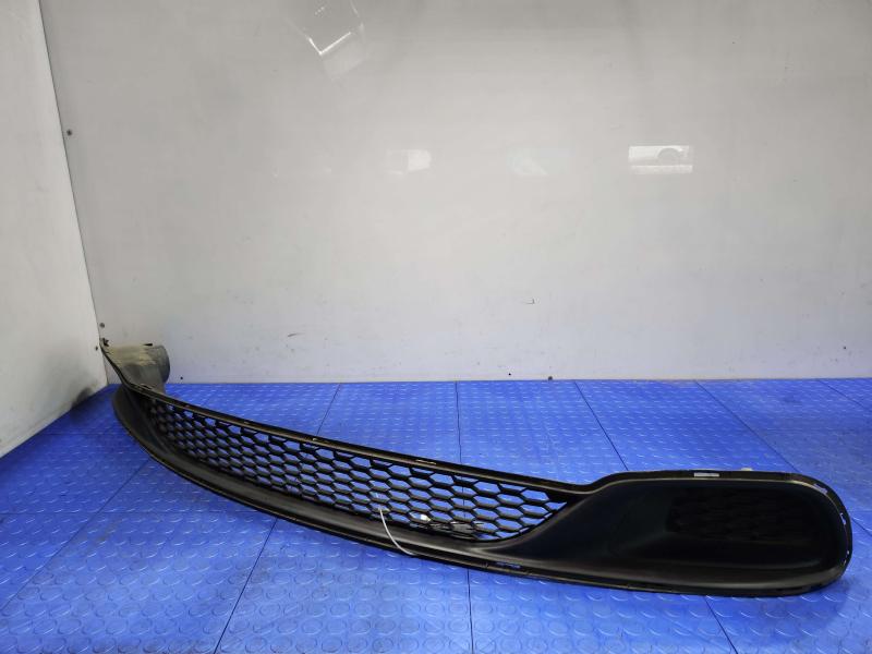 2012 Dodge Grand Caravan Grille