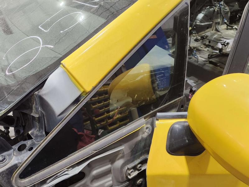 2014 Toyota Prius Windshield Glass