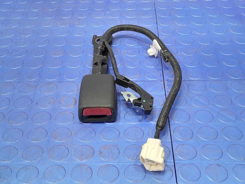 2014 Toyota RAV4 Front Seat Belt