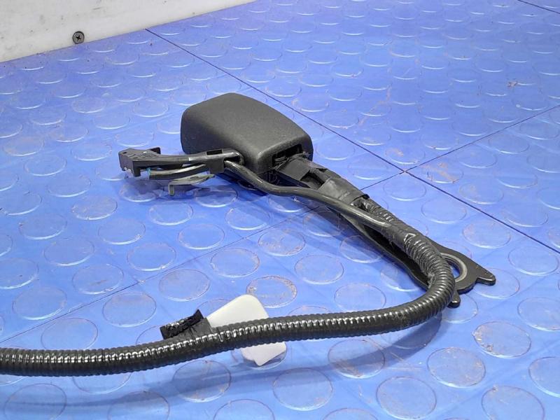 2014 Toyota RAV4 Front Seat Belt
