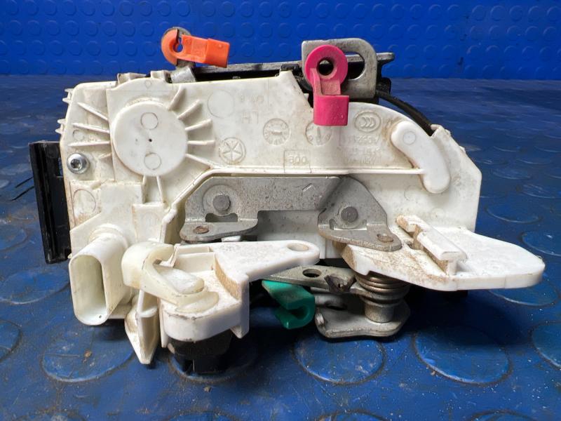 2017 Ram 2500 Front Door Latch