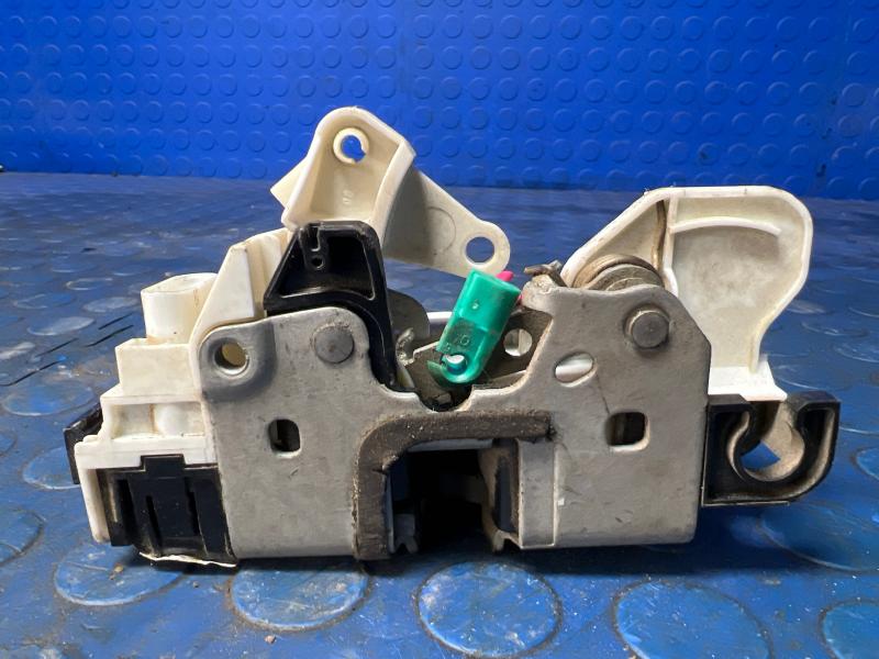 2017 Ram 2500 Front Door Latch