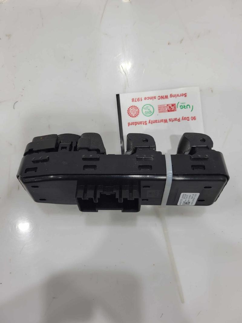 2017 Chevrolet Malibu Door Switch Front