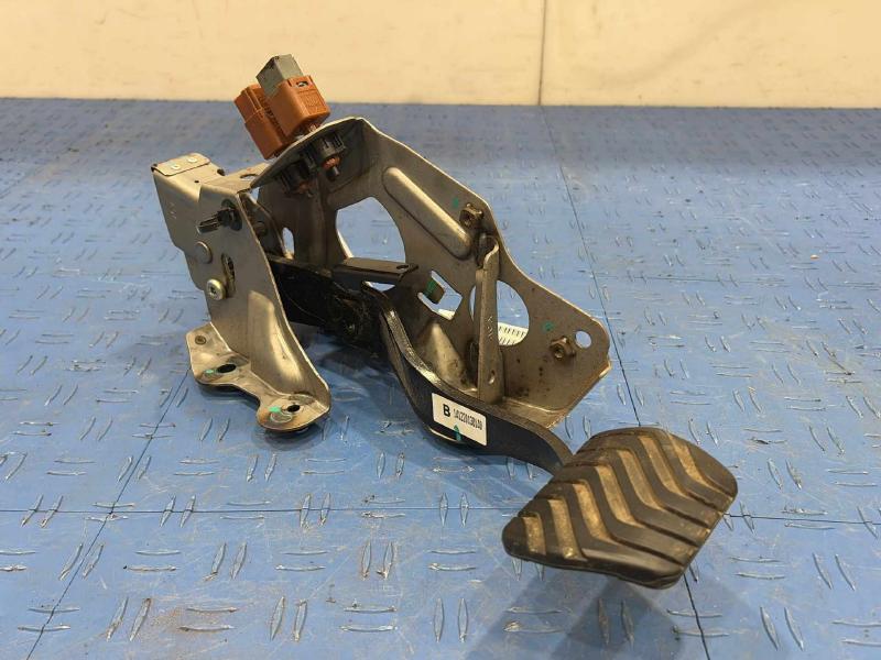 2015 Nissan Rogue Brake Pedal
