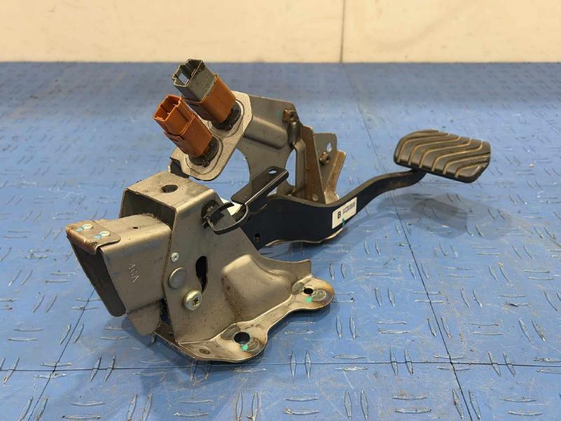 2015 Nissan Rogue Brake Pedal