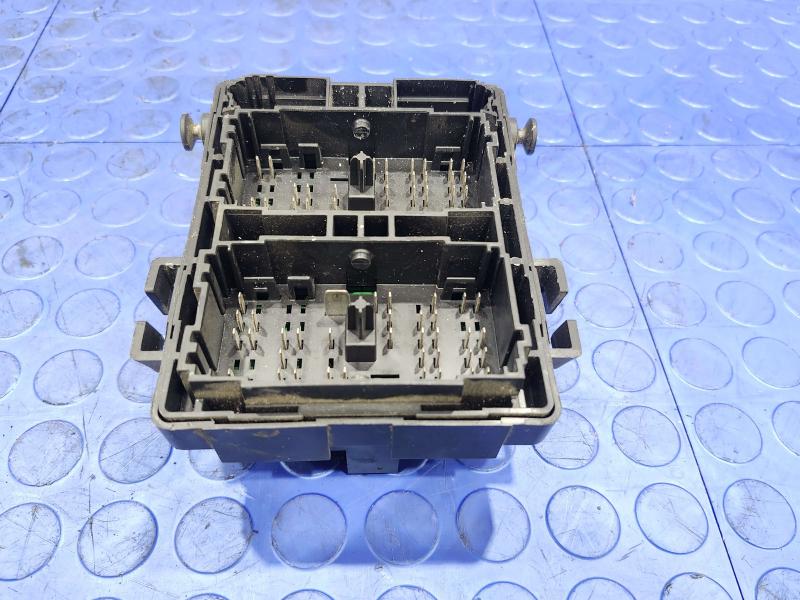 2010 Chevrolet Tahoe Cabin Fuse Box