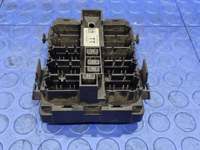 2010 Chevrolet Tahoe Cabin Fuse Box