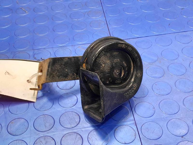 2002-2006 Jeep Wrangler TJ Low Note Horn Assembly Genuine OEM 56047032AA