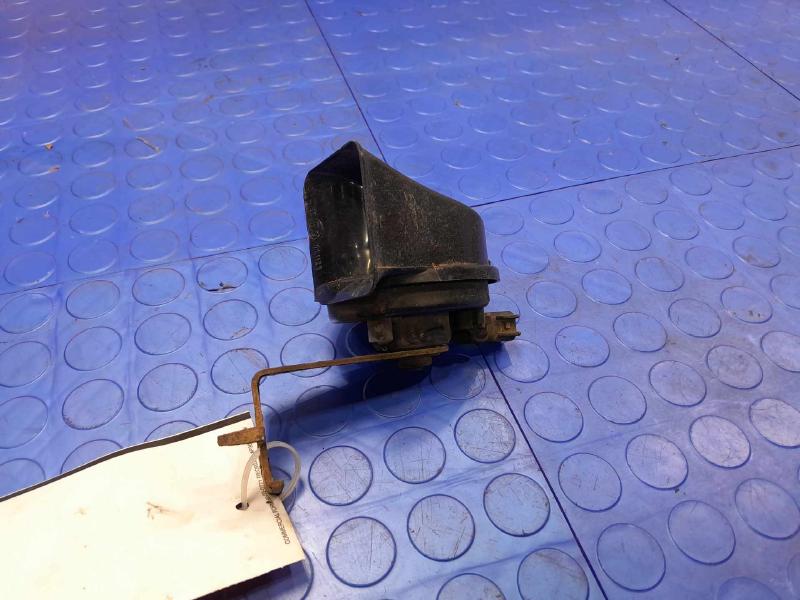 2002-2006 Jeep Wrangler TJ Low Note Horn Assembly Genuine OEM 56047032AA