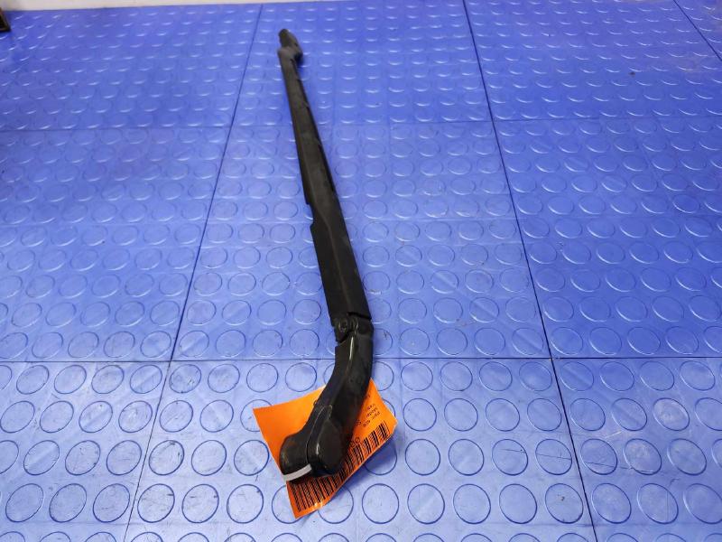2014 Chevrolet Silverado 1500 Wiper Arm