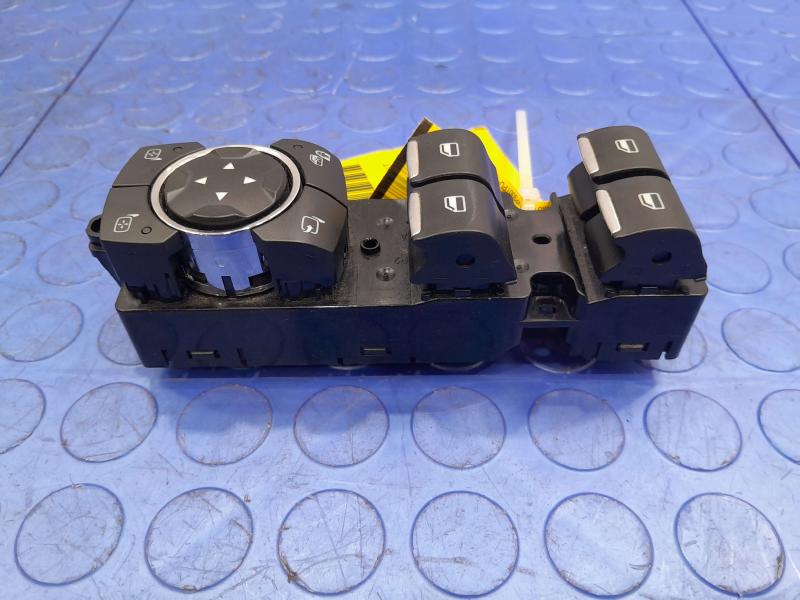 2017 Lincoln Continental Door Switch Front