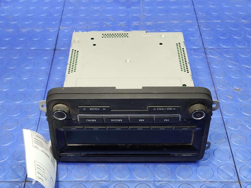 2015 Volkswagen Beetle Audio & Visual Equip.(Radio)
