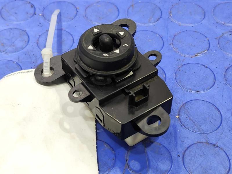2012-2017 Hyundai Veloster Power Door Mirror Switch Genuine OEM 935302V010