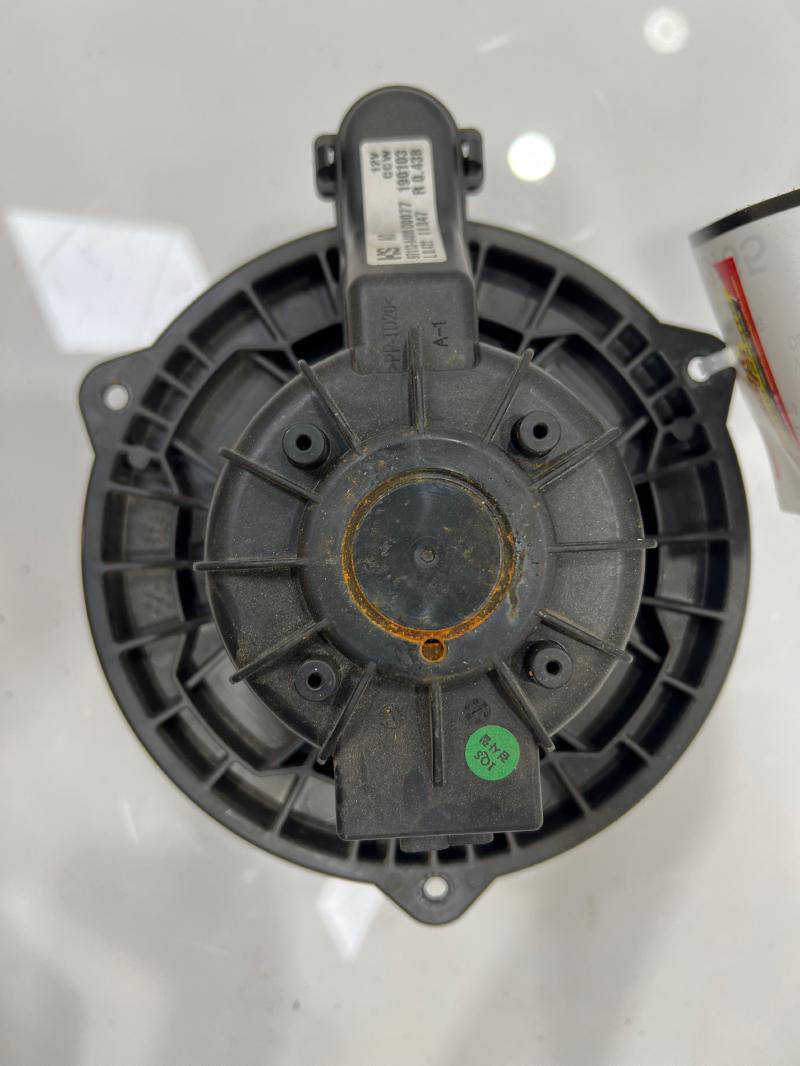 2017 - 2020 Hyundai Elantra Sedan Heater AC Blower Motor Assembly OEM 97113A4000