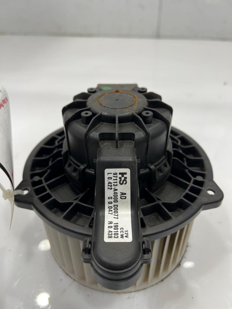 2017 - 2020 Hyundai Elantra Sedan Heater AC Blower Motor Assembly OEM 97113A4000