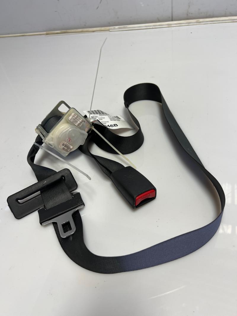 2006 - 2010 Dodge Charger Rear Center Seat Belt Retractor OEM 1BY501DVAD