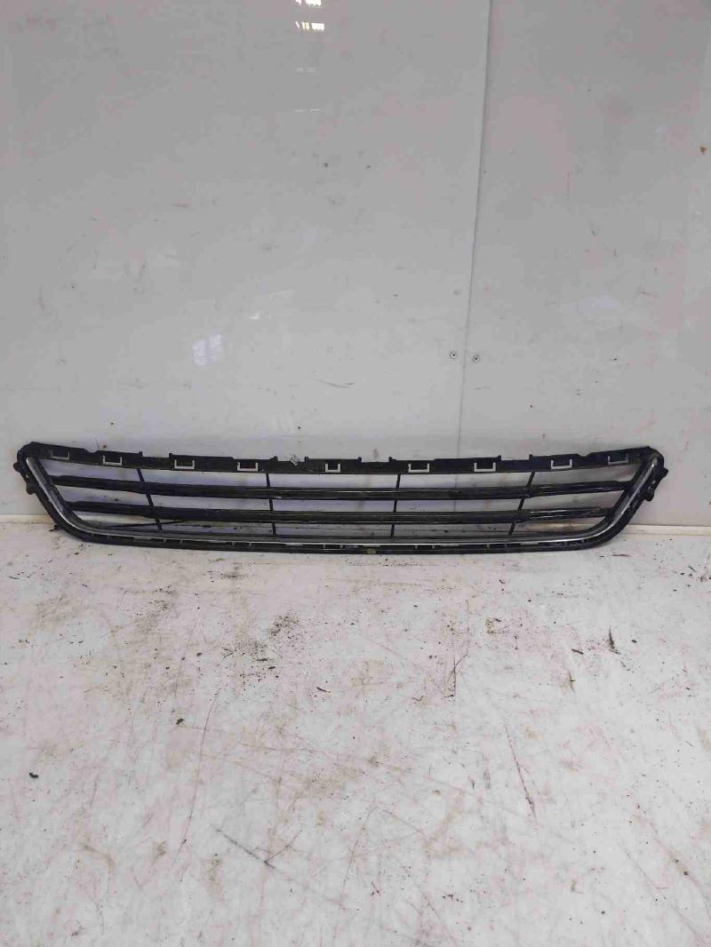 2013-2016 Ford Fusion Grille Assembly Center Lower w/o Adapt Cruise OEM DS7Z17K945BAPTM