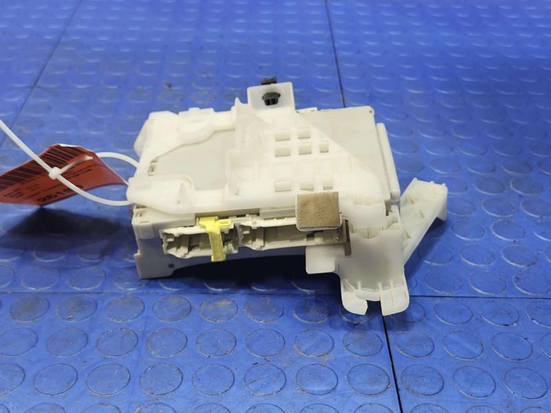 2011-2015 Toyota Prius 1.8L Instrument Panel Junction Block OEM 82730-47510