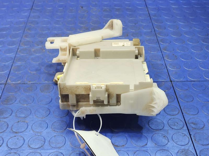 2011-2015 Toyota Prius 1.8L Instrument Panel Junction Block OEM 82730-47510