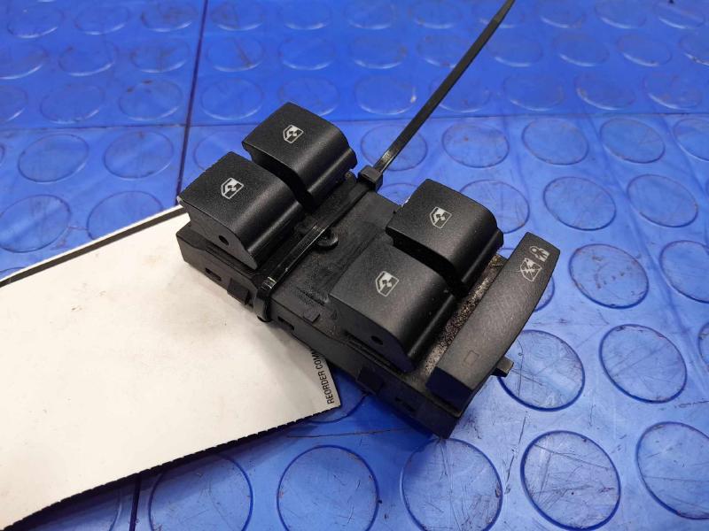 2013 Cadillac ATS Door Switch Front