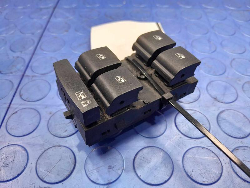 2013 Cadillac ATS Door Switch Front