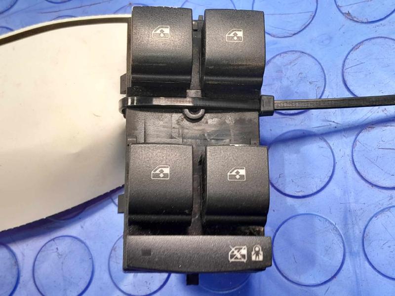2013 Cadillac ATS Door Switch Front
