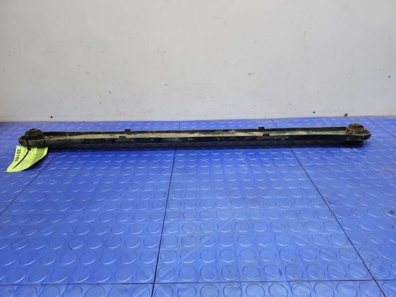 2012 GMC Yukon Track/Watts Linkage
