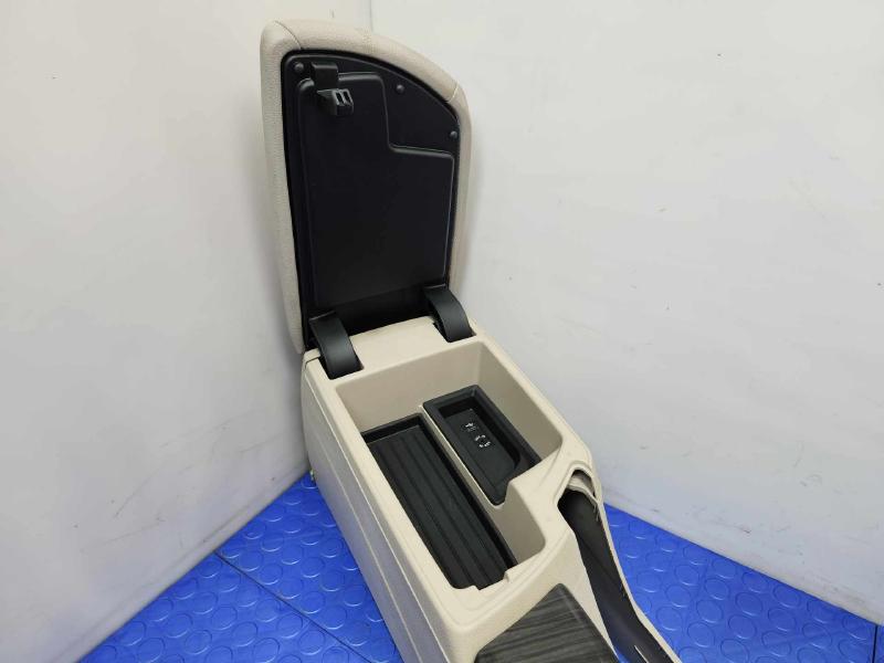 2014 BMW 228i Front Console