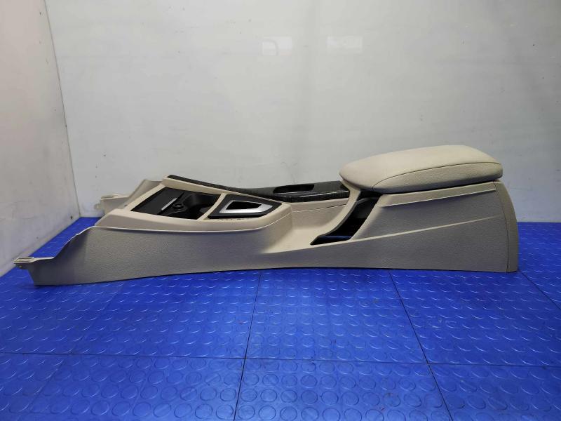 2014 BMW 228i Front Console