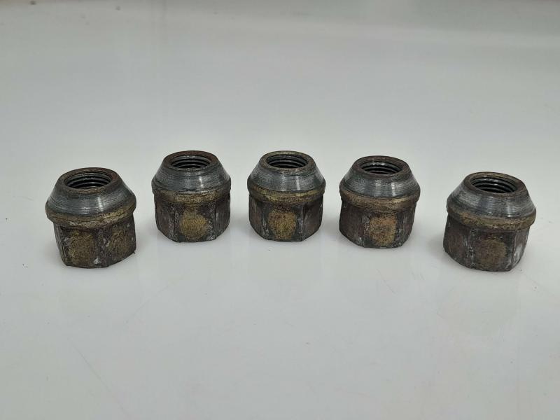 1995 Chevrolet Astro Lug Nuts