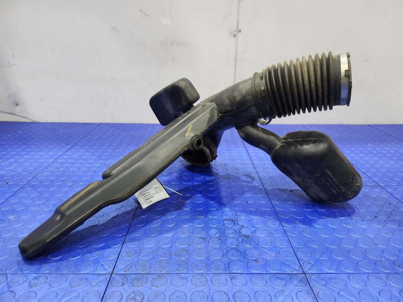 2017 Chevrolet Silverado 2500 Air Intake Tube/Resonator