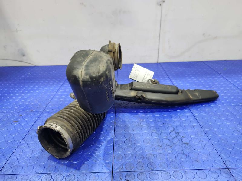 2017 Chevrolet Silverado 2500 Air Intake Tube/Resonator