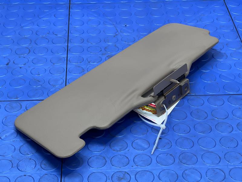 2004 Toyota Tundra Sun Visor