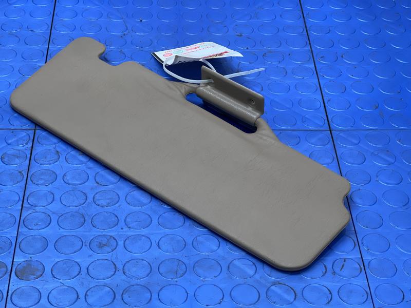 2004 Toyota Tundra Sun Visor