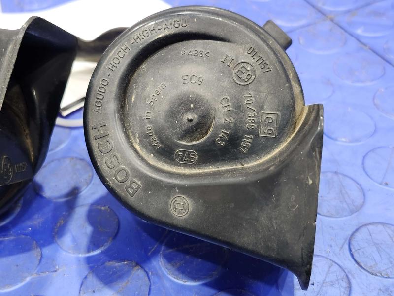 2000-2003 Dodge Dakota Dual Note Horn Assembly Genuine OEM Part 56043073AE