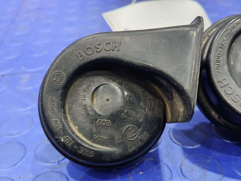2000-2003 Dodge Dakota Dual Note Horn Assembly Genuine OEM Part 56043073AE