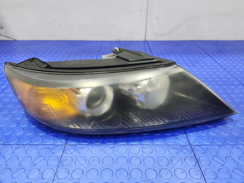 2011 Kia Sorento Headlamp Assembly