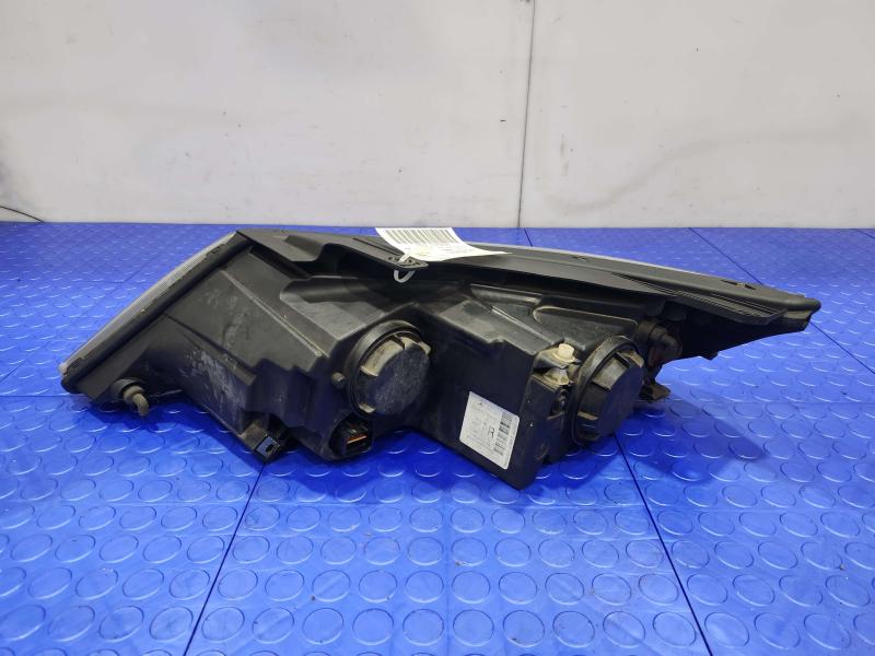2011 Kia Sorento Headlamp Assembly