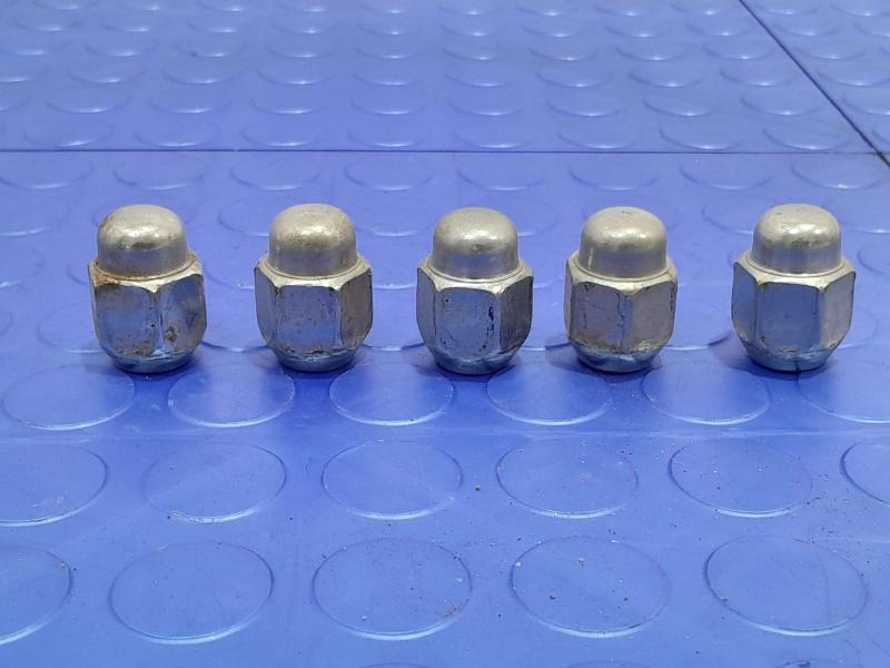 2012 Kia Sorento Lug Nuts