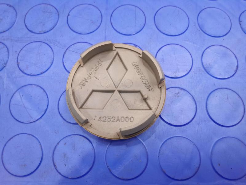 2016 Mitsubishi Outlander Center Cap