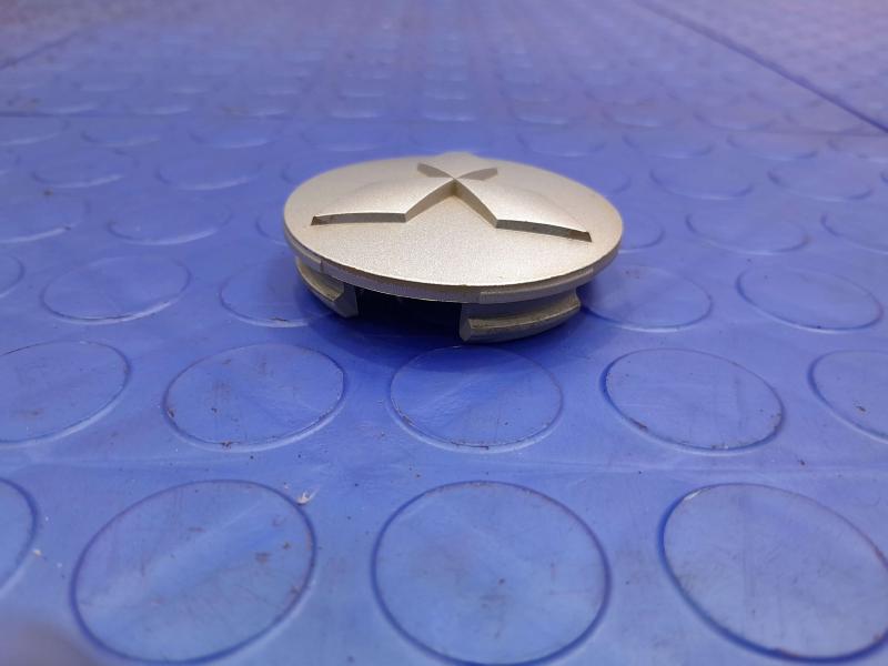 2016 Mitsubishi Outlander Center Cap